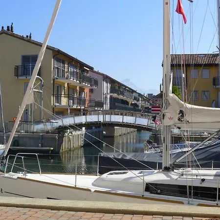 Sleeps 8 Wifi Apartment Le Bouveret