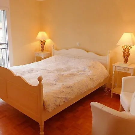 Sleeps 8 Wifi